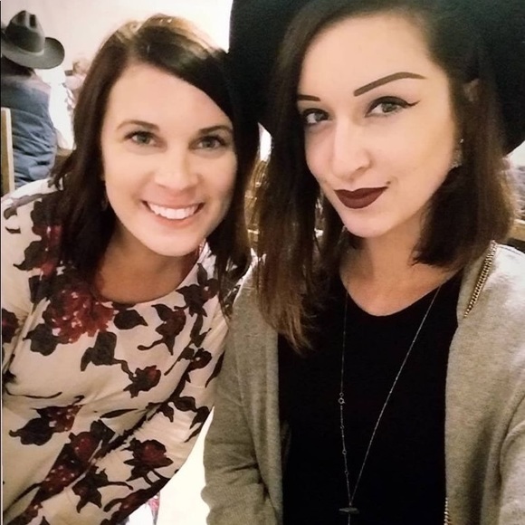 Meet your Posher, Stacie - Picture 4 of 7